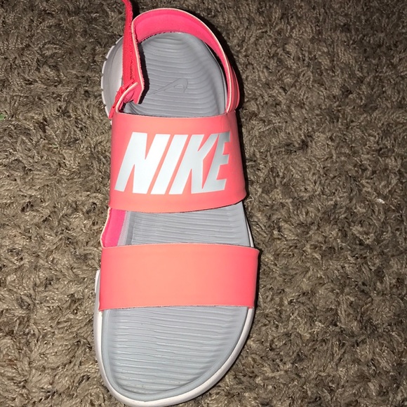 how to clean nike sandals